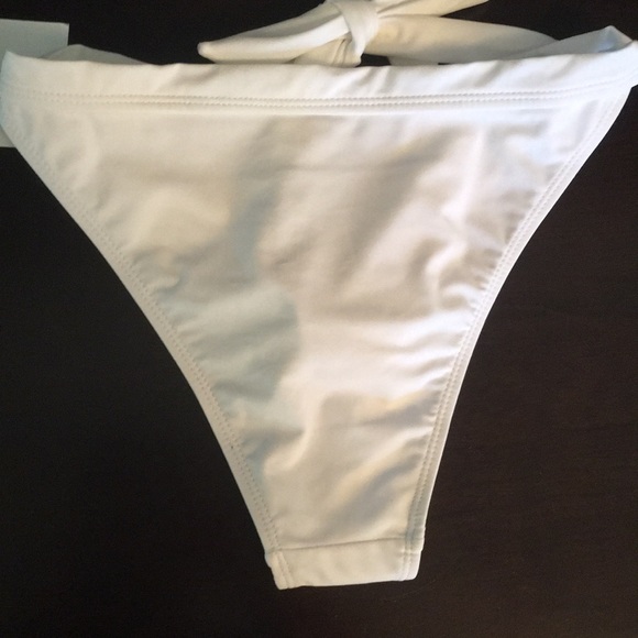 Betty Jade Swimwear Bottom 👙✨ - Picture 4 of 6